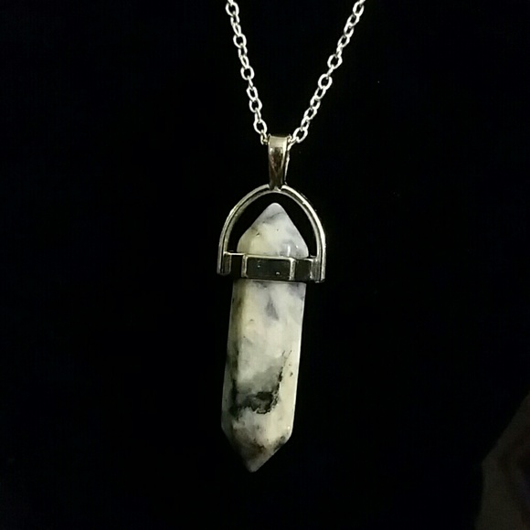 Estilo Tierra Jewelry - Sodalite Pendant Necklace